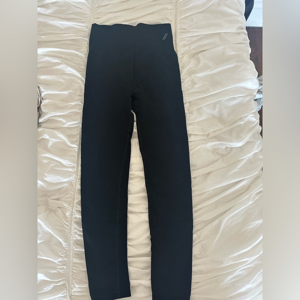 Black high-waisted leggings #activewear